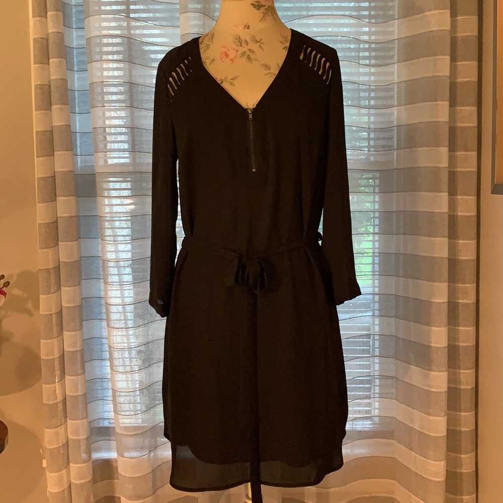 Small•Black•daniel rainn